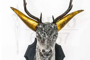 Head of revisited Deer, covered with leaf of money and with gold leaf. Height 50 cms. Width 40 cms.</br> © RODRIGUE GREGO 