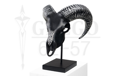 Young Skulls of ibex in fiber of glass gone up on a metal base. Height 25 cms. Unique Creation </br> © RODRIGUE GREGO 